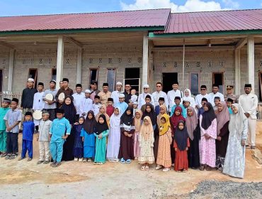 Ustaz Das’ad Latif Kunjungi Pondok Pesantren Assuniyah Sebelum Bertolak dari Letung