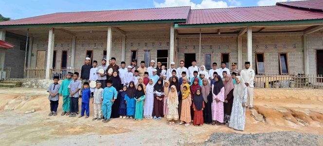 
					Ustaz Das’ad Latif Kunjungi Pondok Pesantren Assuniyah Sebelum Bertolak dari Letung