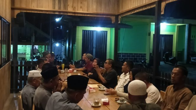
					Sambut Kedatangan Ustaz Das’ad Latif Dalam Rangka HUT Kabupaten Kepulauan Anambas, Bupati Bersilaturahmi dengan Camat se-Pulau Jemaja, Tokoh Agama, dan Tokoh Masyarakat Pulau Jemaja